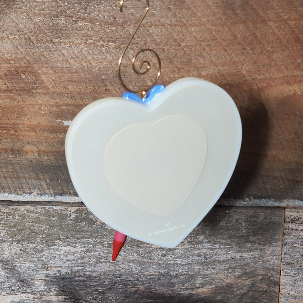 1999 Hallmark Keepsake Ornament Heart-Shaped Picture Holder "I Love My Grandma" - Picture 3 of 6